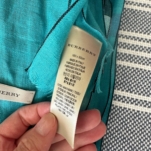 MWOT Burberry Blue Linen Scarf - Picture 3 of 5